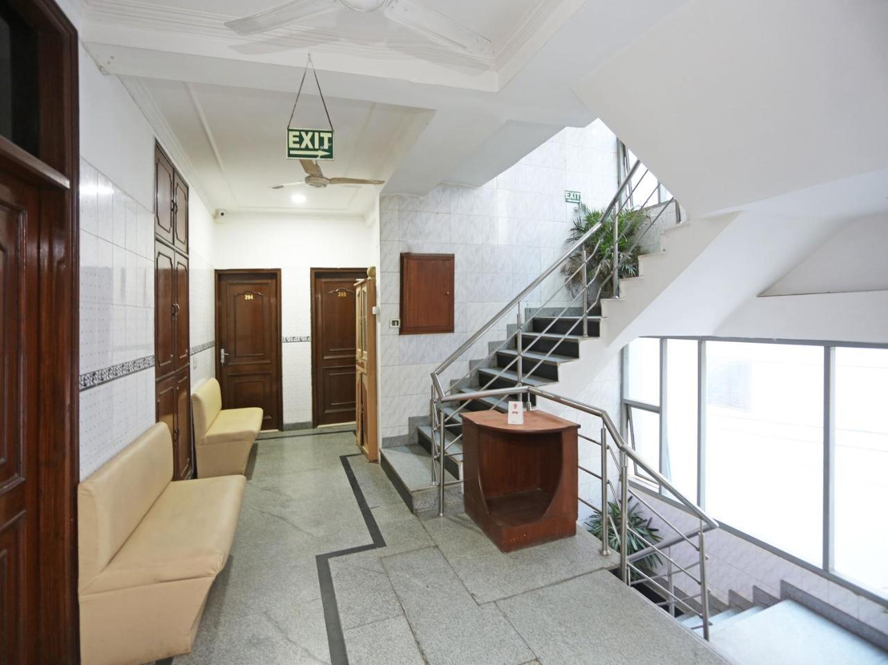 Oyo 472 Hotel Sareen Yeni Delhi Dış mekan fotoğraf