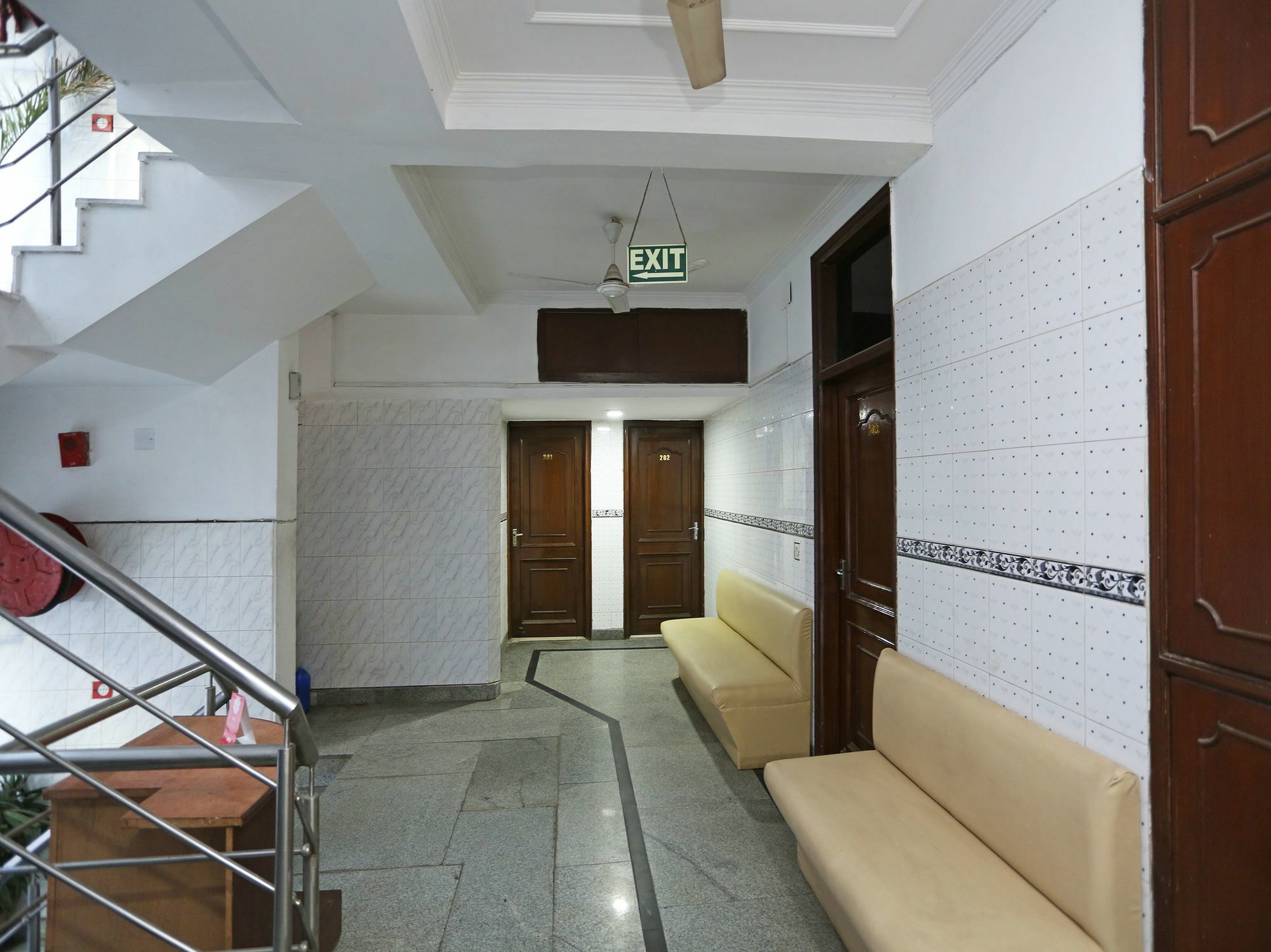 Oyo 472 Hotel Sareen Yeni Delhi Dış mekan fotoğraf